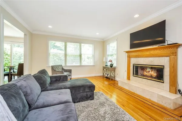 $9,000 | 696 Ridgeway, White Plains, NY 10605