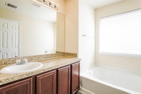 $2,000 | 2438 Connors Path Court, Houston, TX 77073