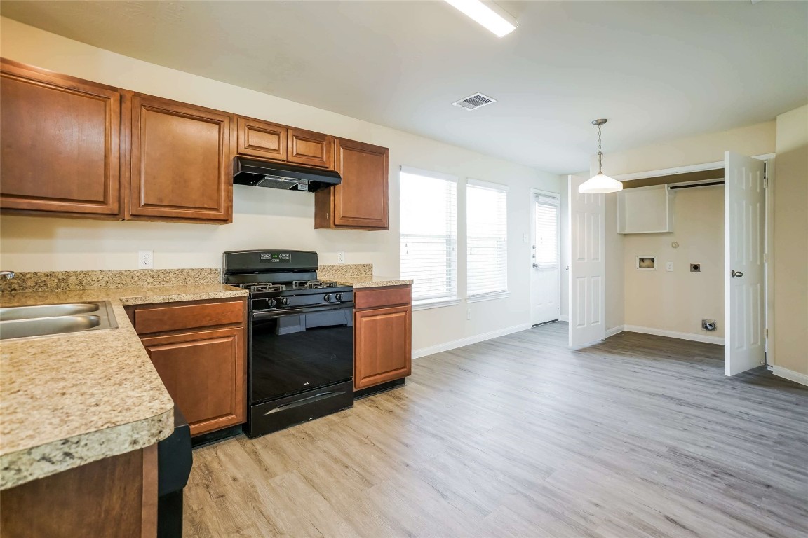 2438 Connors Path Court Houston, TX 77073 - Photo 7 of 15 Photos may be representative of the floor plan and not the exact home. Finishes, layout, and features of the actual property for lease may vary.