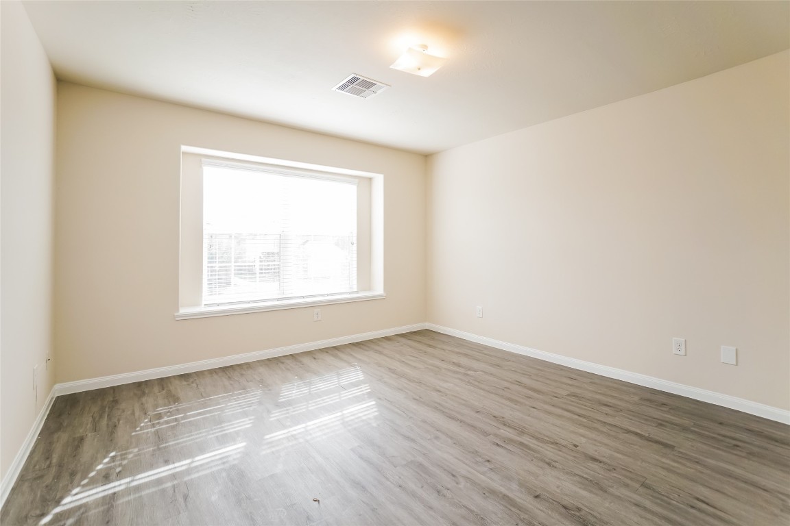 2438 Connors Path Court Houston, TX 77073 - Photo 8 of 15 Photos may be representative of the floor plan and not the exact home. Finishes, layout, and features of the actual property for lease may vary.