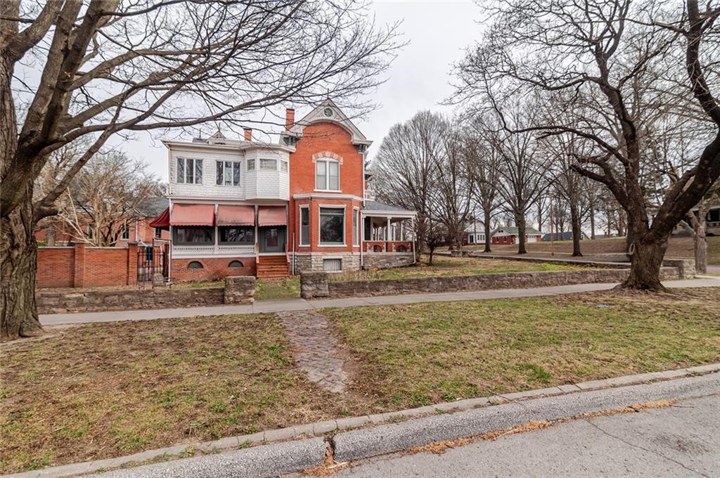 805 North 4th Street Atchison, KS 66002 - Photo 4 of 71