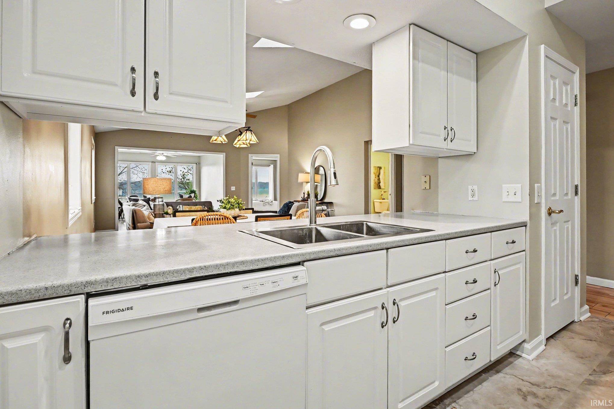 800 East Arthur Street, Unit H4 Warsaw, IN 46580 - Photo 8 of 19