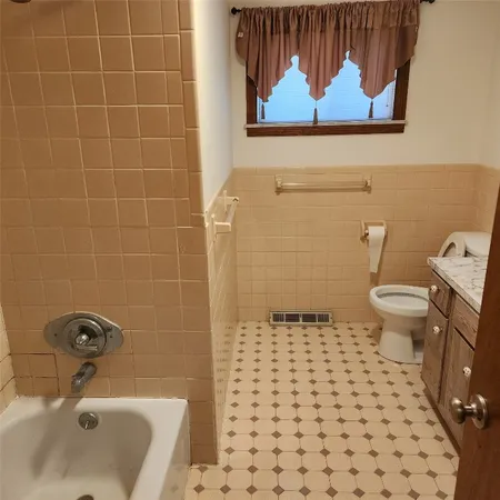 $2,300 | 4152 Marietta Drive, Vestal, NY 13850