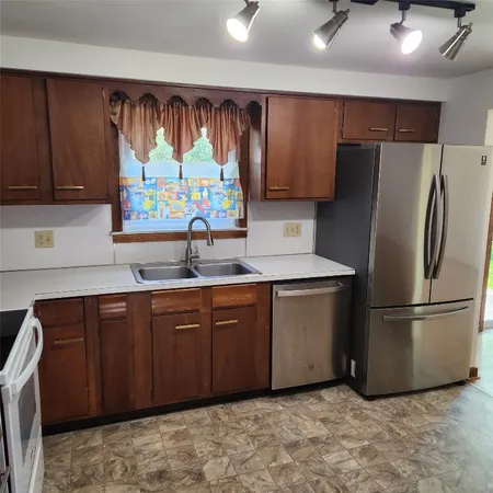 $2,300 | 4152 Marietta Drive, Vestal, NY 13850