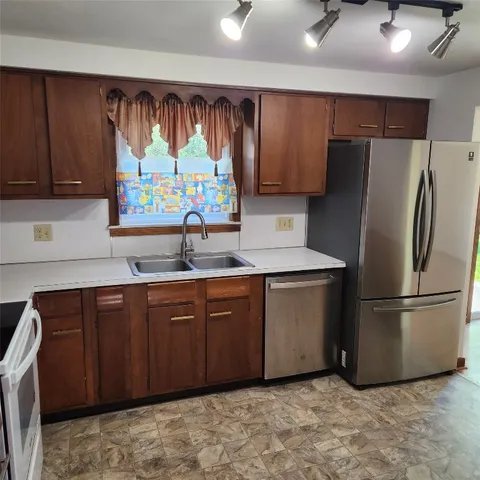 $2,300 | 4152 Marietta Drive, Vestal, NY 13850