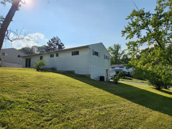 $2,300 | 4152 Marietta Drive, Vestal, NY 13850