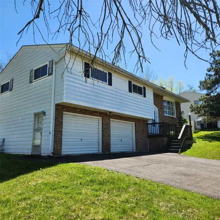 $2,300 | 4152 Marietta Drive, Vestal, NY 13850