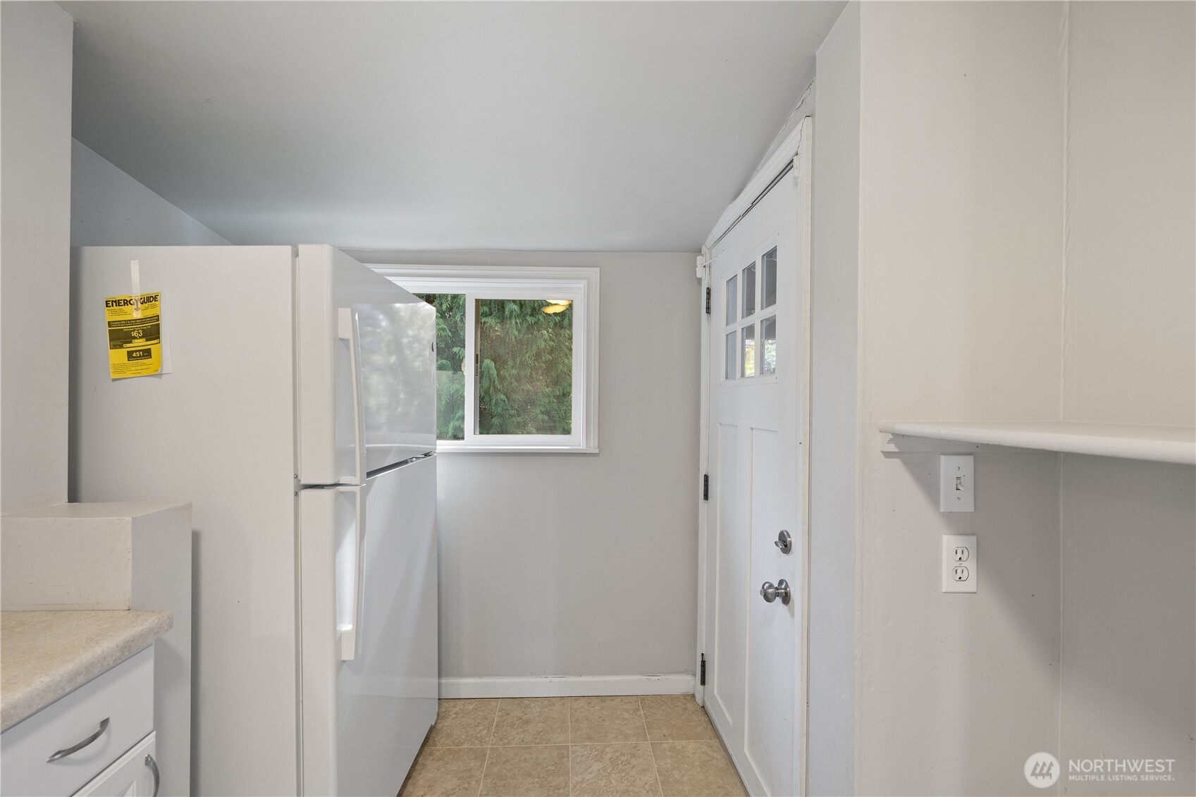 5654 48th Avenue Southwest Seattle, WA 98136 - Photo 18 of 39