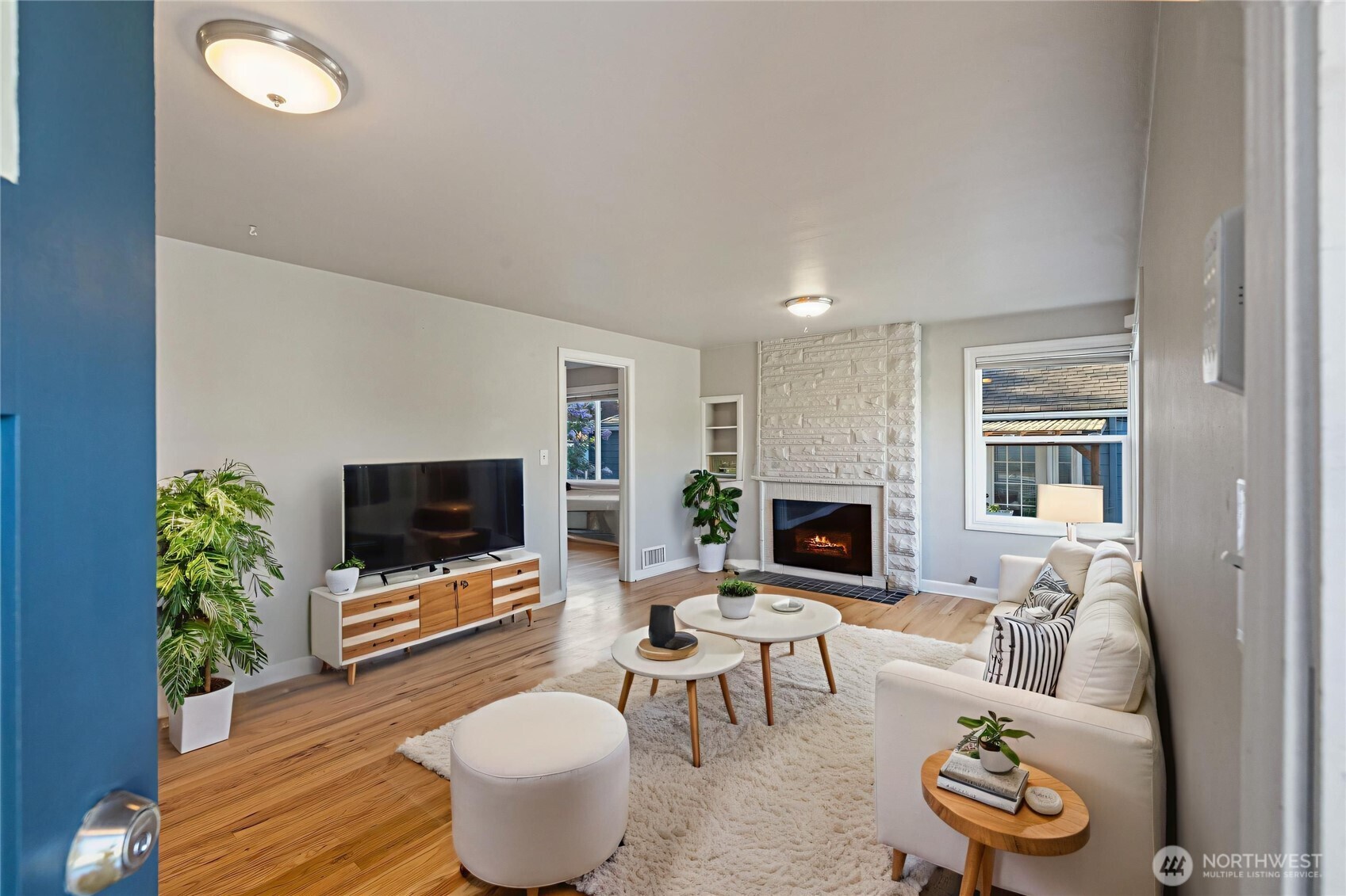 5654 48th Avenue Southwest Seattle, WA 98136 - Photo 4 of 39