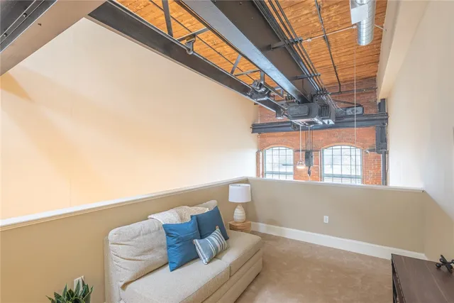 $2,465 | 413 Central Avenue, Unit 10101, Pawtucket, RI 02861