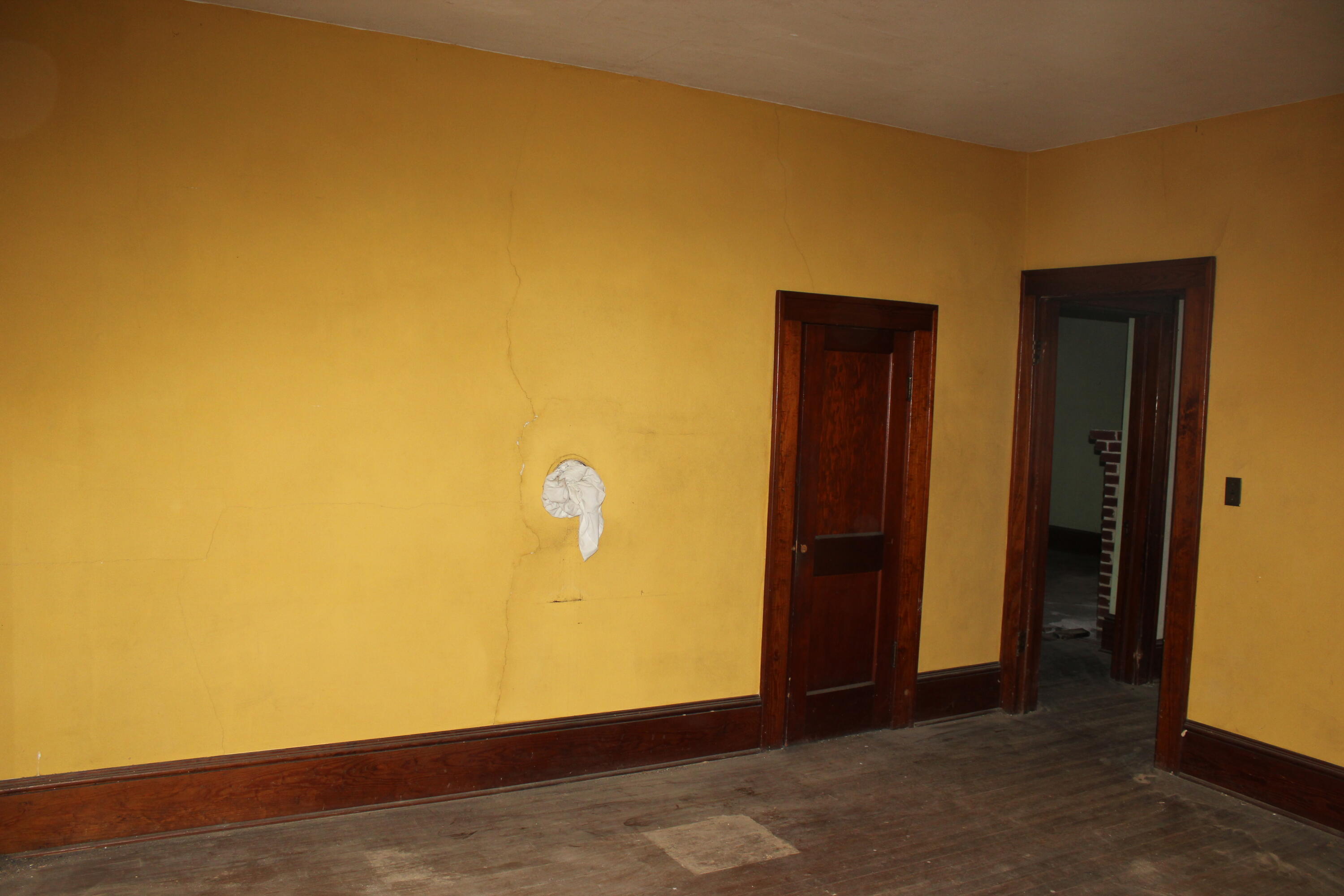 5145 Cove Road Roanoke, VA 24019 - Photo 11 of 38 a view of an empty room