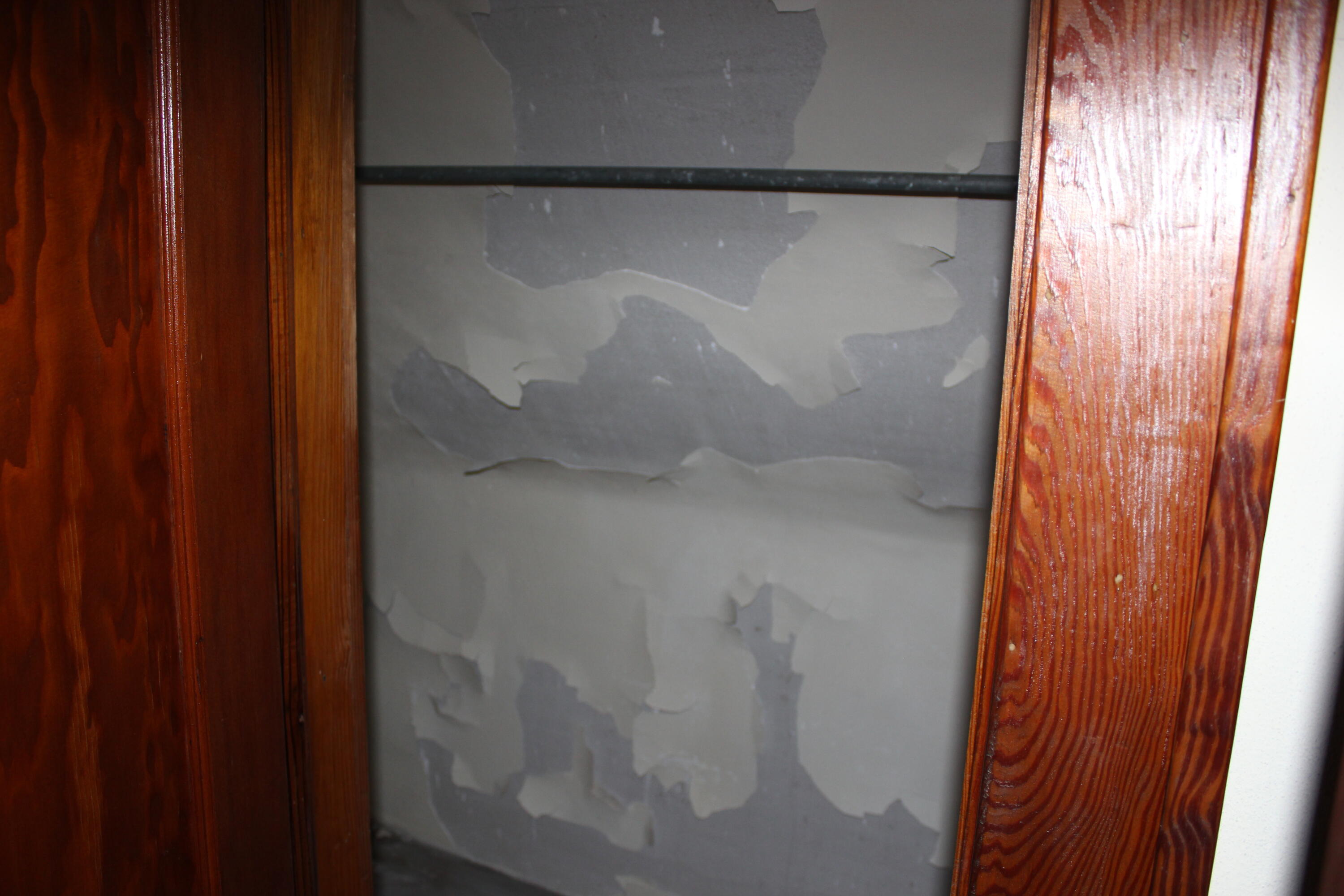 5145 Cove Road Roanoke, VA 24019 - Photo 27 of 38 a bathroom with a glass shower door