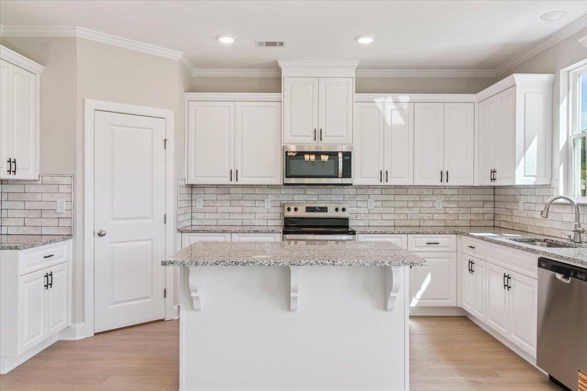 557 Hampton Drive, Unit WD103 North Augusta, SC 29860 - Photo 11 of 39 11-Kitchen