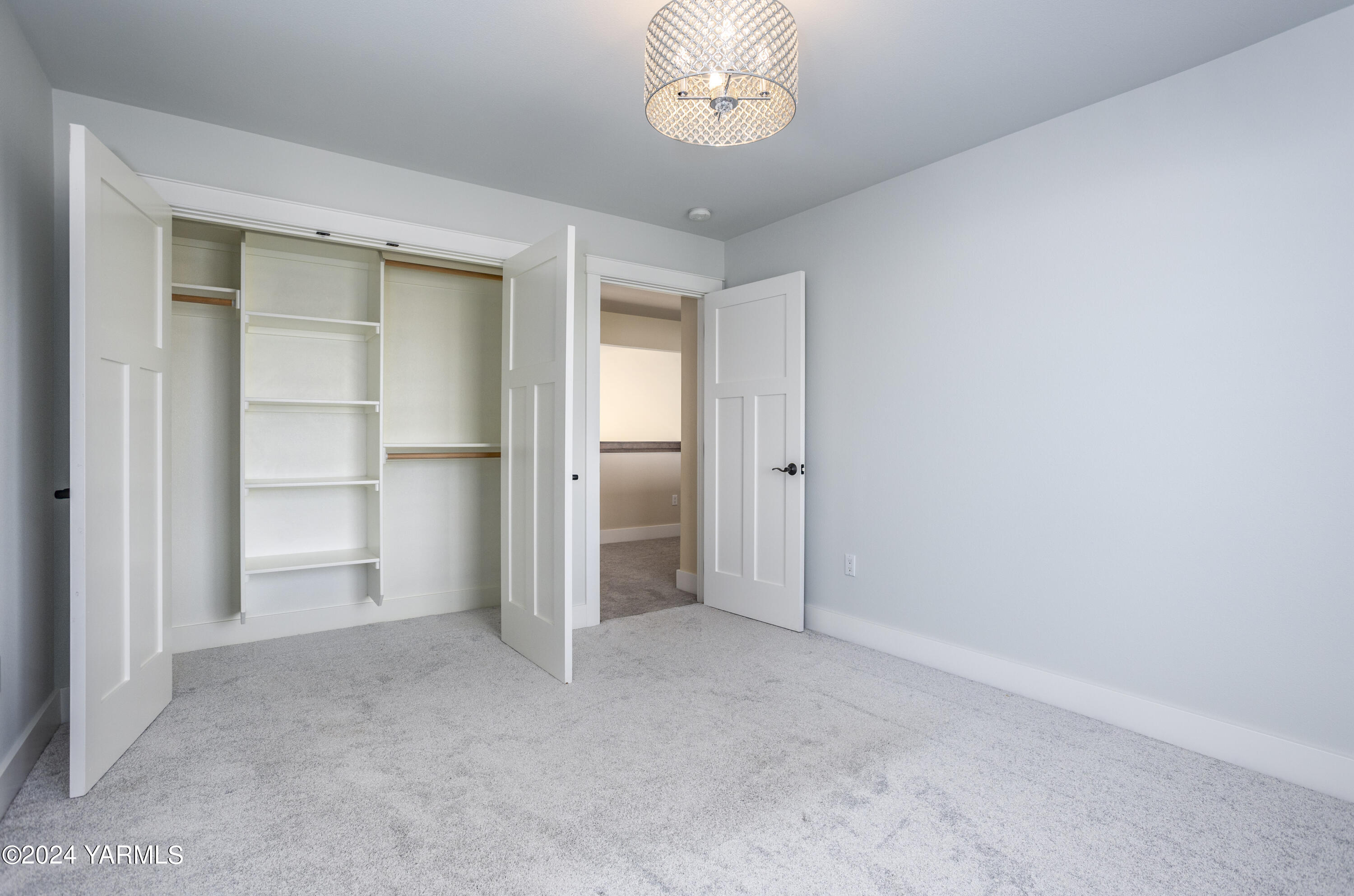 7115 1396 Private Road Southwest Prosser, WA 99350 - Photo 27 of 47 an empty room with a empty space
