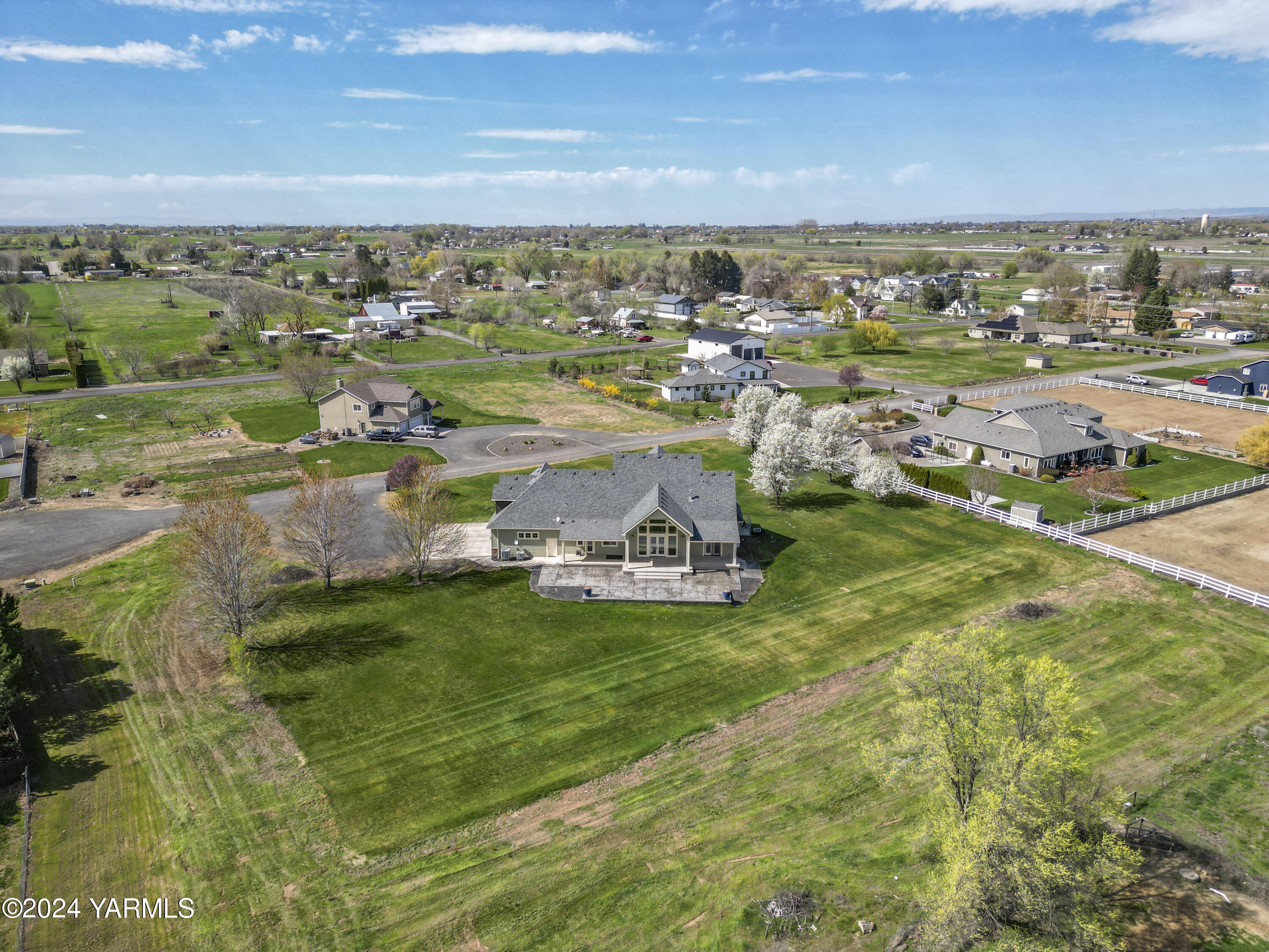 7115 1396 Private Road Southwest Prosser, WA 99350 - Photo 37 of 47 a view of a city