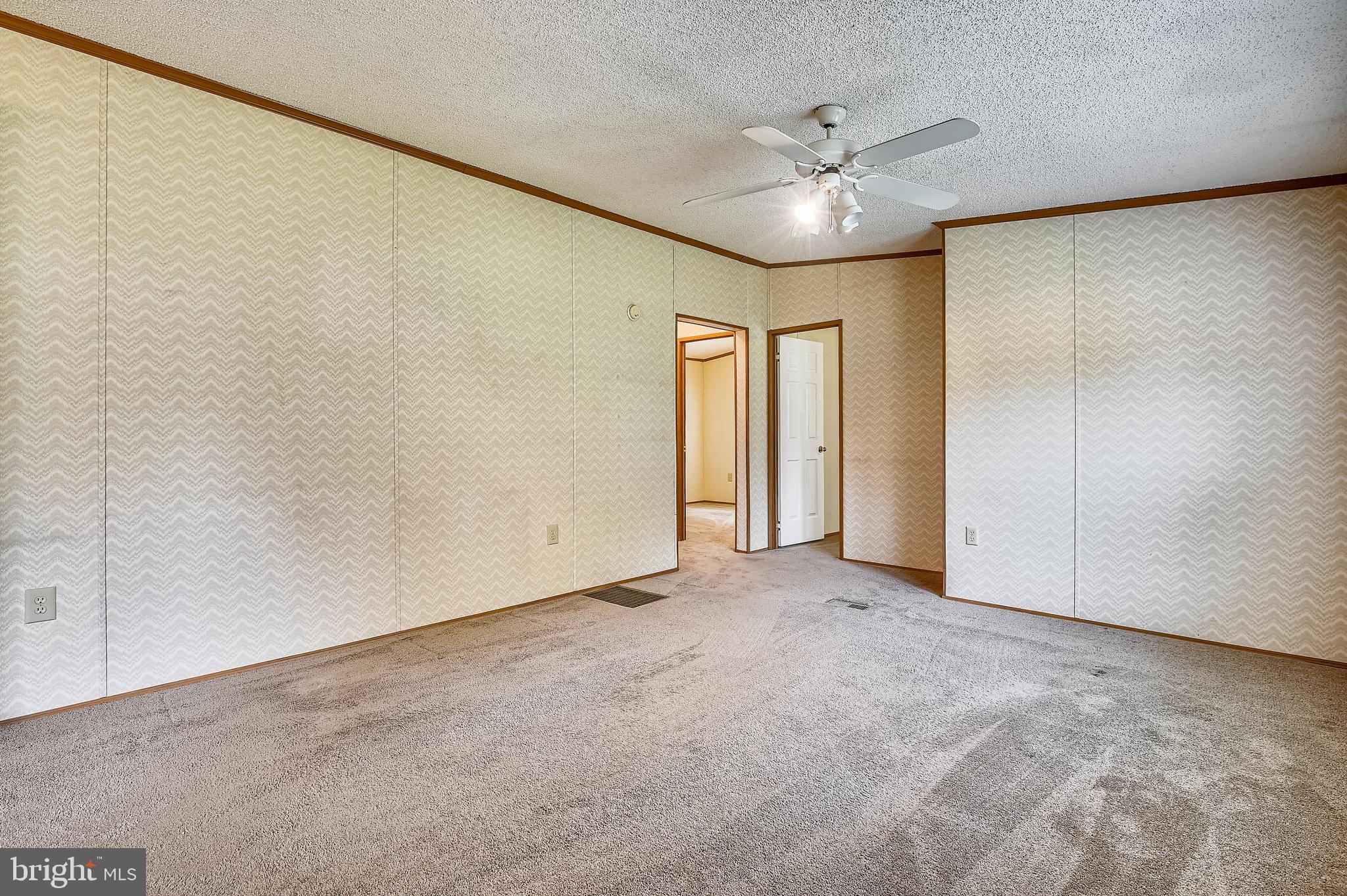 1349 Yorktown Road Annapolis, MD 21409 - Photo 43 of 104 LIVINGROOM