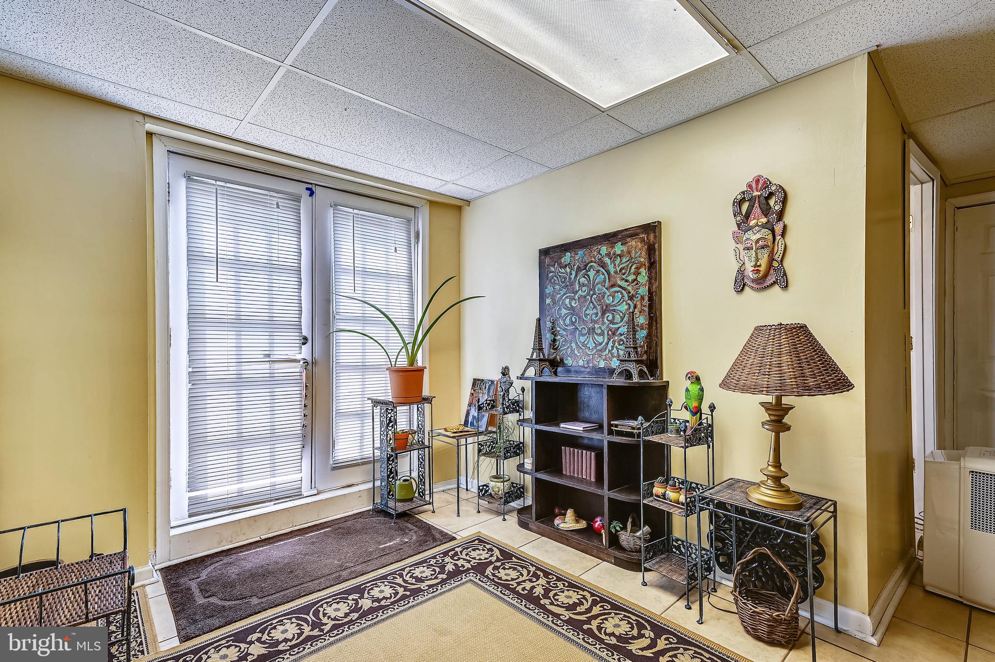 1349 Yorktown Road Annapolis, MD 21409 - Photo 98 of 104 LIVINGROOM