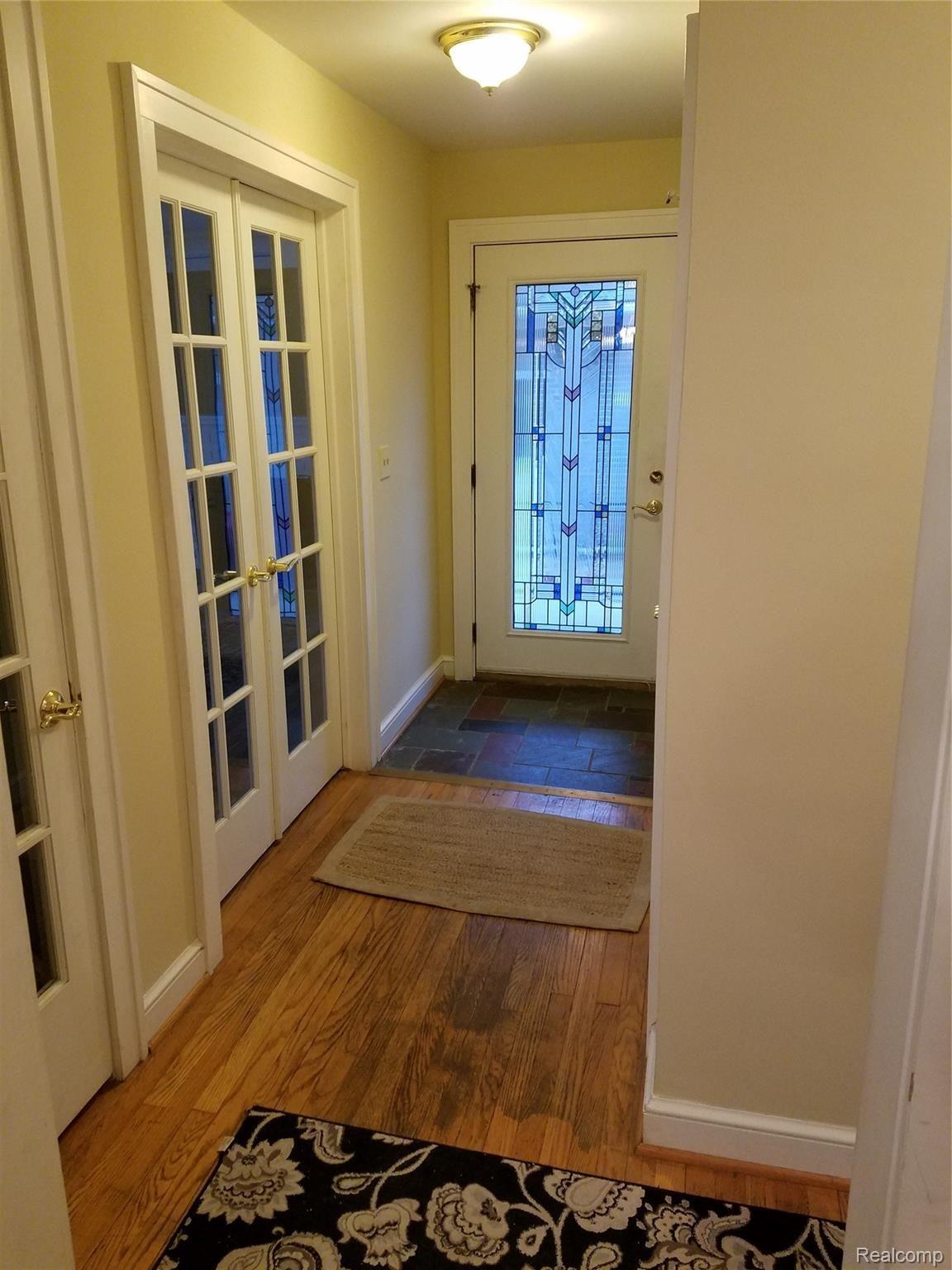 725 Vernier Road Grosse Pointe, MI 48236 - Photo 8 of 25 8.jpg
