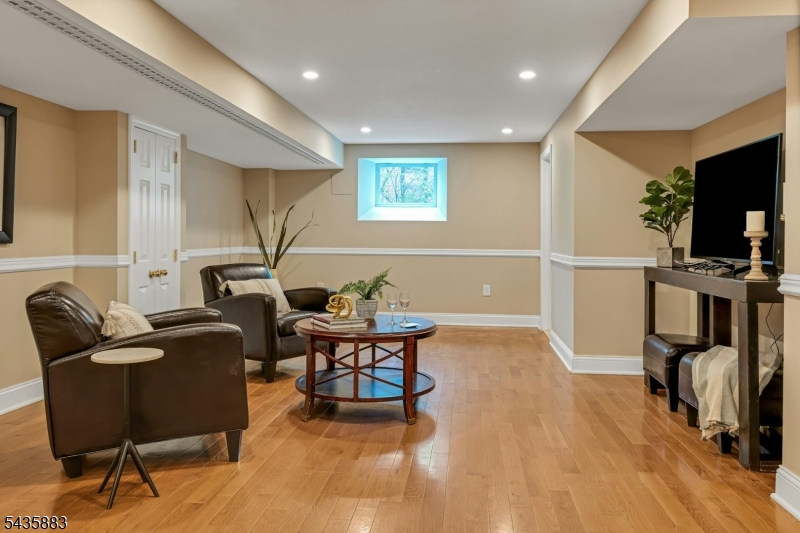 89 Beechwood Road Summit, NJ 07901 - Photo 31 of 45