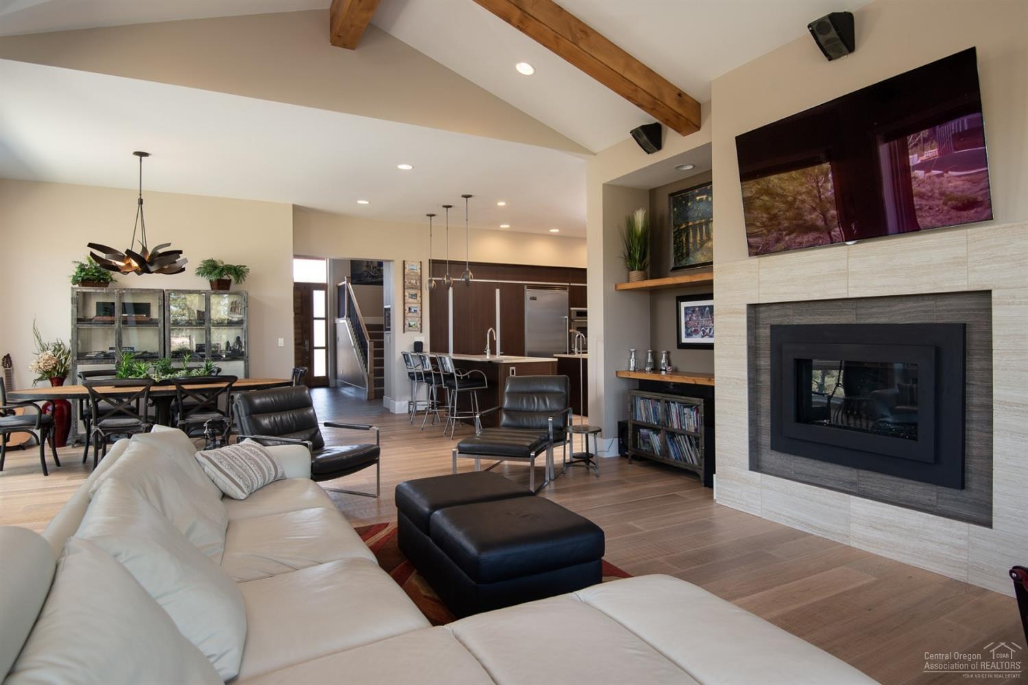 61385 Meeks Trail Bend, OR 97702 - Photo 4 of 25 Gallery Image 4