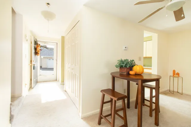 $249,900 | 7 West Meadow Lane, Unit 5, Middletown, CT 06457