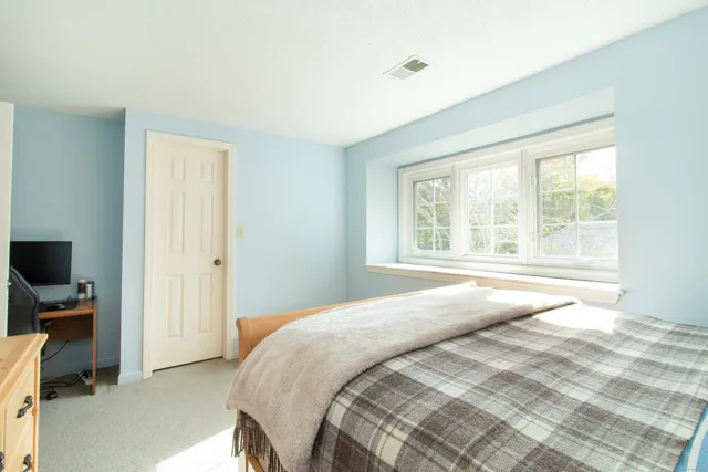 $249,900 | 7 West Meadow Lane, Unit 5, Middletown, CT 06457