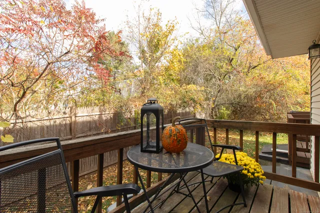 $249,900 | 7 West Meadow Lane, Unit 5, Middletown, CT 06457