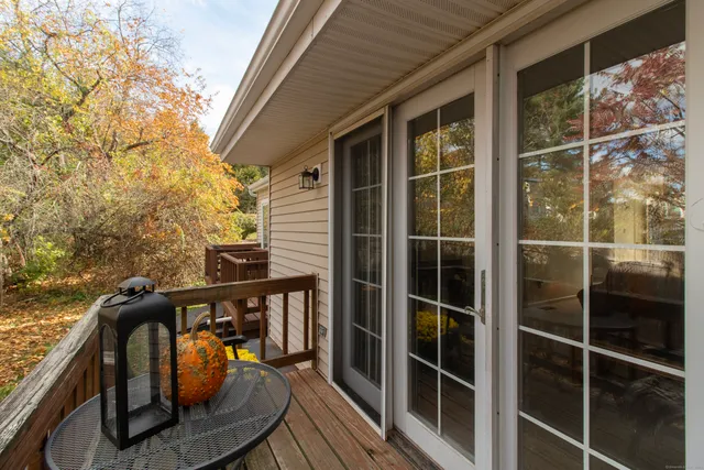 $249,900 | 7 West Meadow Lane, Unit 5, Middletown, CT 06457