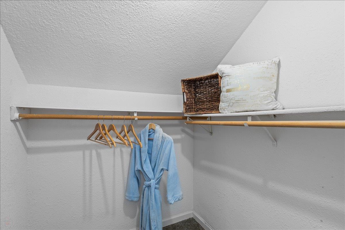 572 Pedersen Road Oakdale, CA 95361 - Photo 32 of 36 a close view of walk in closet