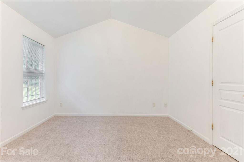 4842 Elizabeth Road Charlotte, NC 28269 - Photo 13 of 20 Gallery Image 13
