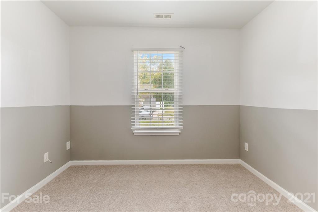 4842 Elizabeth Road Charlotte, NC 28269 - Photo 19 of 20 Gallery Image 19