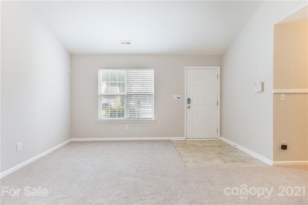 4842 Elizabeth Road Charlotte, NC 28269 - Photo 5 of 20 Gallery Image 5