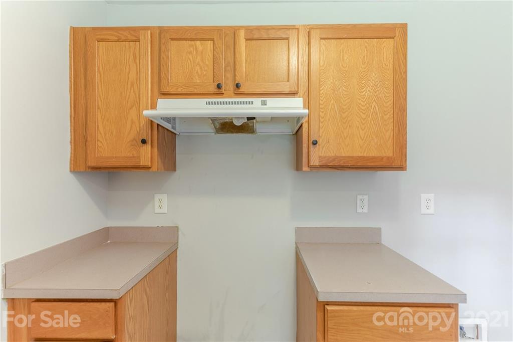 4842 Elizabeth Road Charlotte, NC 28269 - Photo 10 of 20 Gallery Image 10