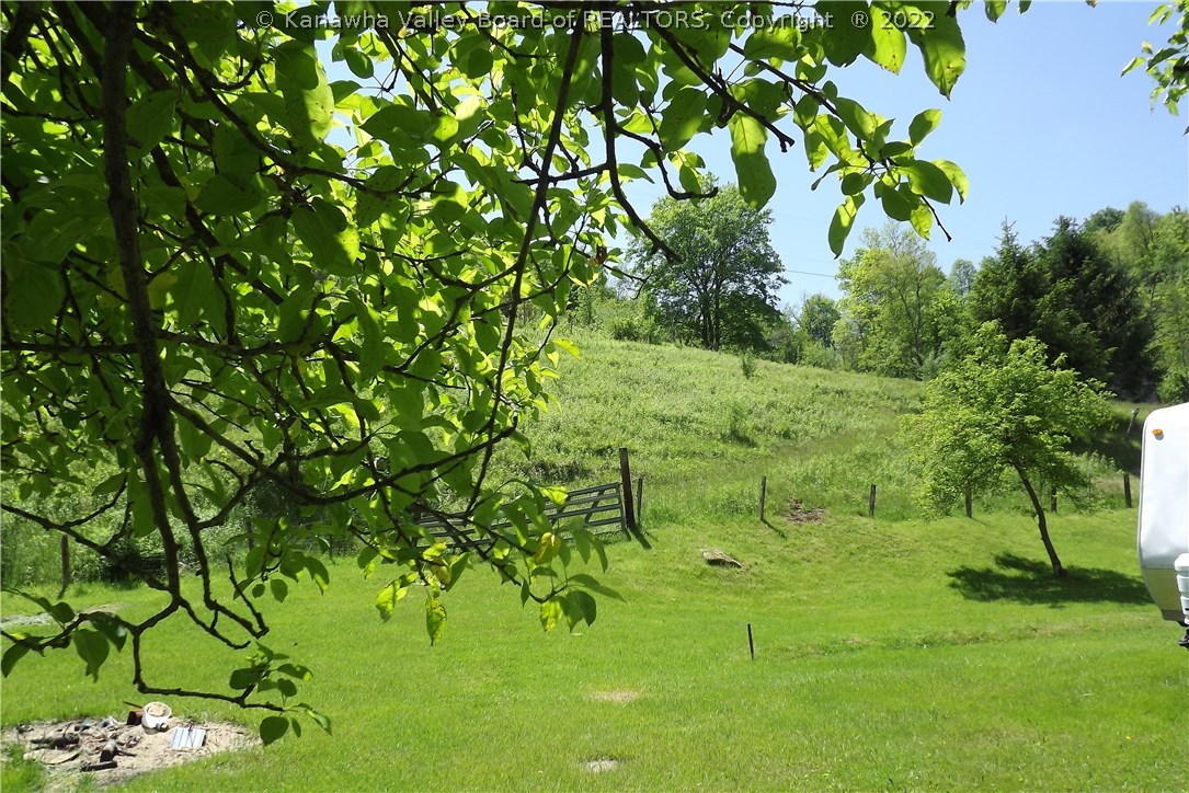 2604 Old Turnpike Road Sutton, WV 26601 - Photo 4 of 11 Gallery Image 4