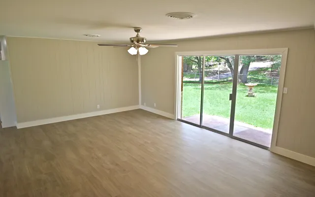 $2,000 | 5204 Bedford Street, Kingsland, TX 78639