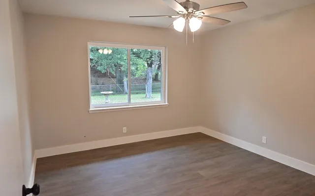 $2,000 | 5204 Bedford Street, Kingsland, TX 78639