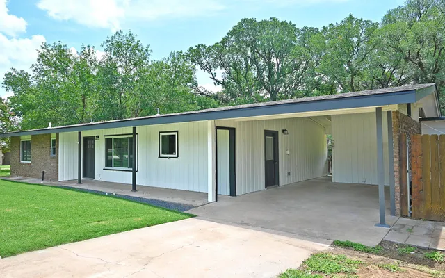 $2,000 | 5204 Bedford Street, Kingsland, TX 78639