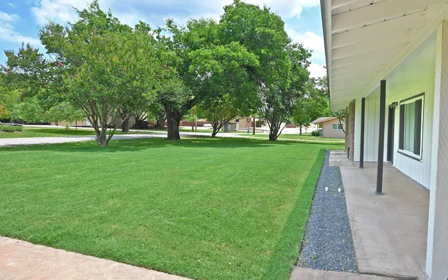 $2,000 | 5204 Bedford Street, Kingsland, TX 78639