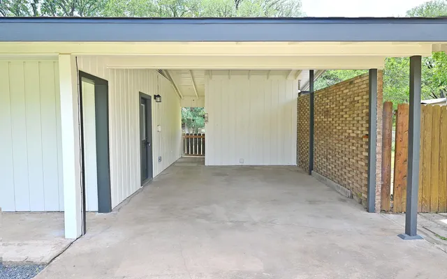 $2,000 | 5204 Bedford Street, Kingsland, TX 78639