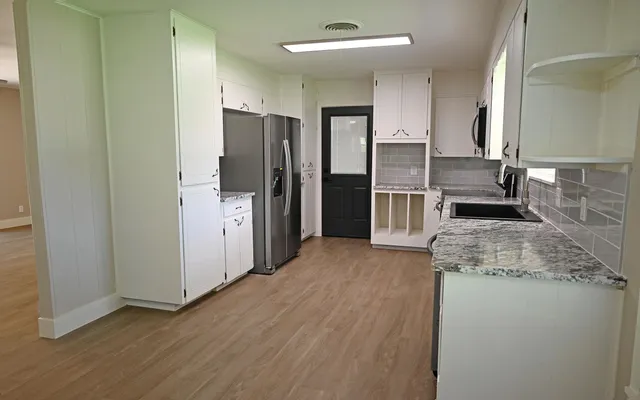 $2,000 | 5204 Bedford Street, Kingsland, TX 78639