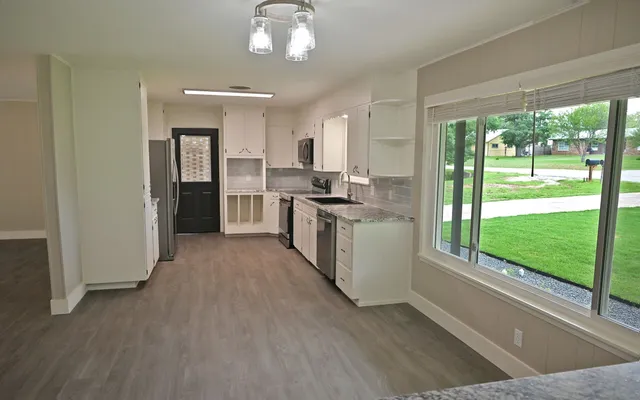 $2,000 | 5204 Bedford Street, Kingsland, TX 78639