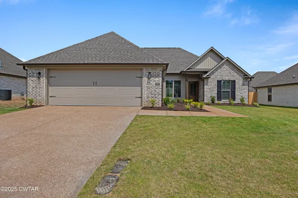 $300,900 | 429 Fairway Boulevard, Jackson, TN 38305
