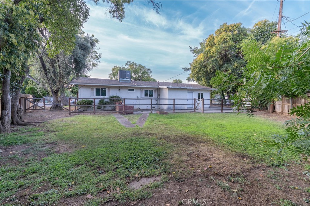 559 East Chico, CA 95926 - Photo 27 of 32 a view of a yard in front of a house