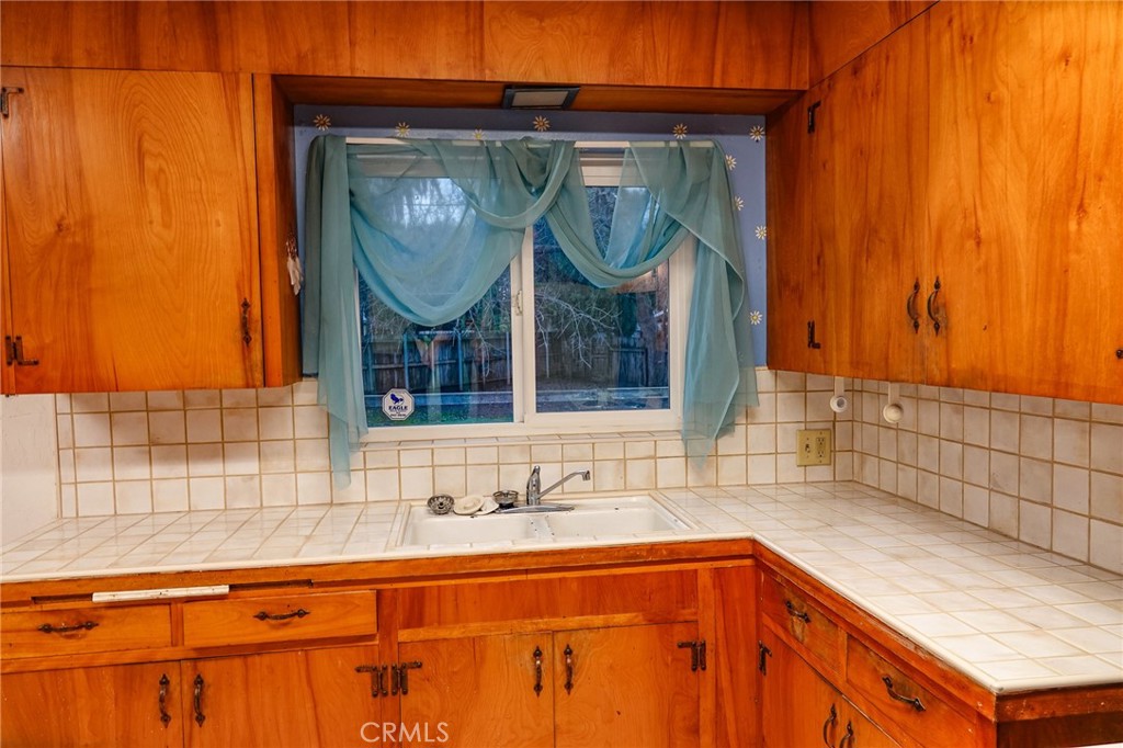 559 East Chico, CA 95926 - Photo 10 of 32 a bathroom with a sink and a mirror