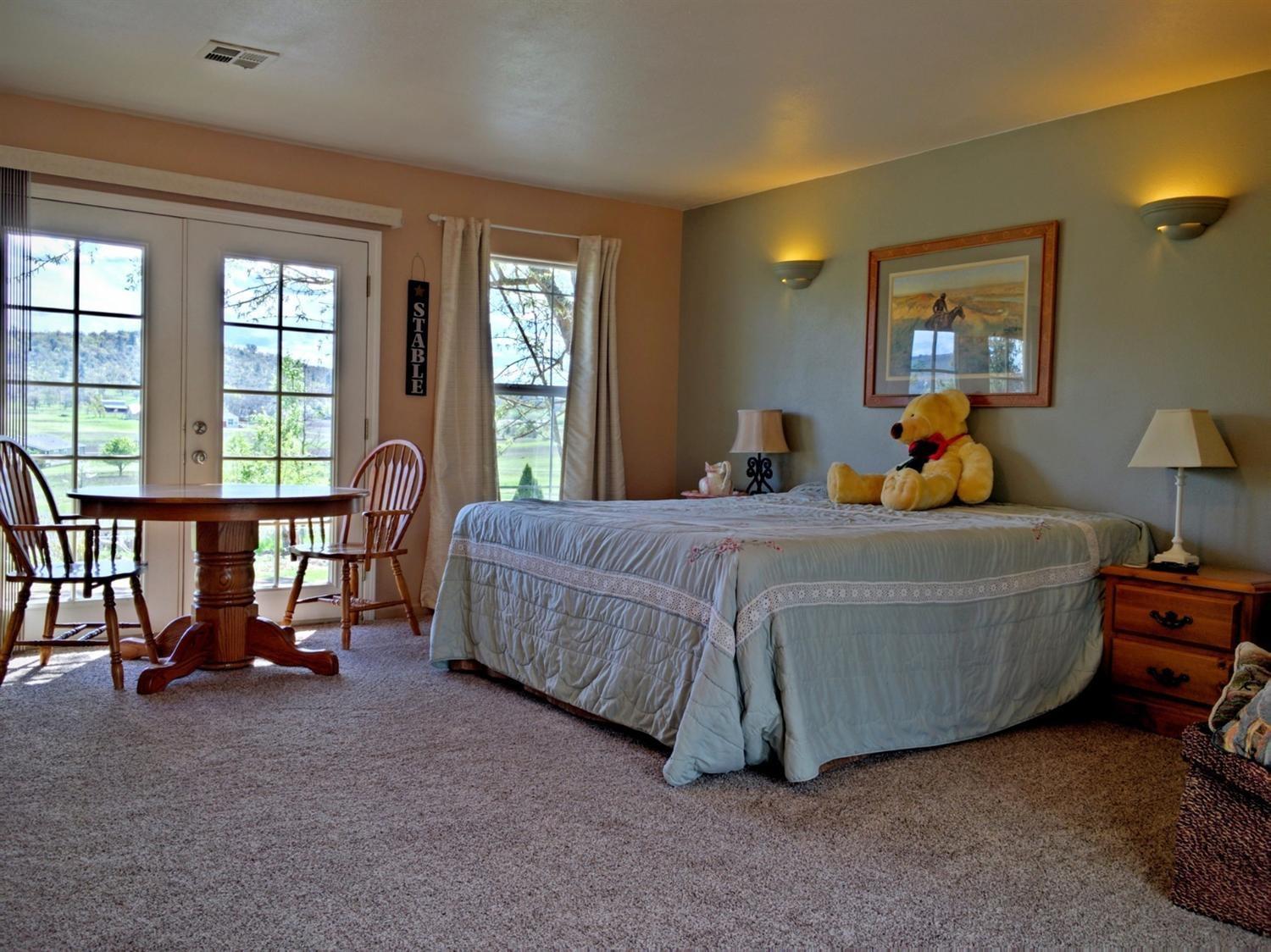 1753 Eagle Heights Road Eagle Point, OR 97524 - Photo 11 of 29 One of two master suites, each roughly 4