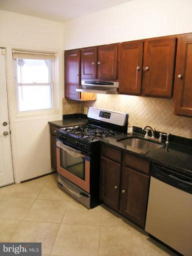 1359 Stonewood Road Baltimore, MD 21239 - Photo 14 of 29 Kitchen