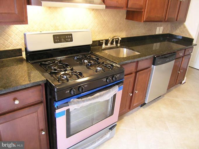 1359 Stonewood Road Baltimore, MD 21239 - Photo 15 of 29 Kitchen #2