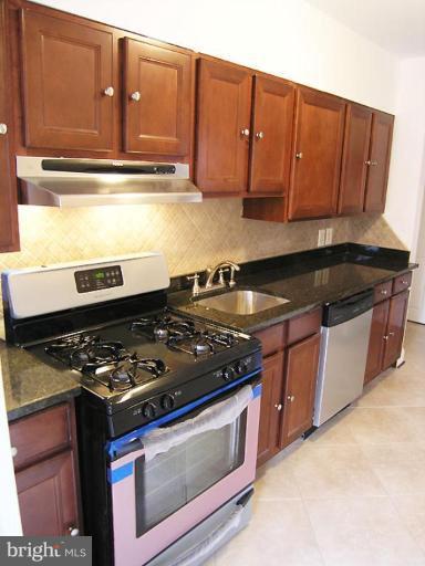 1359 Stonewood Road Baltimore, MD 21239 - Photo 16 of 29 Kitchen #3