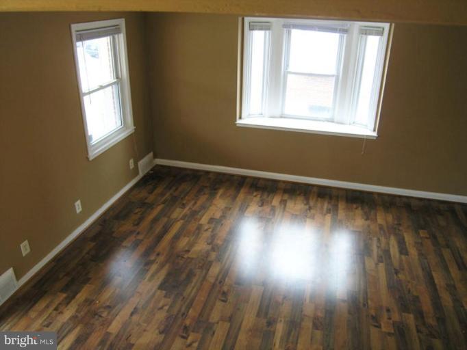 1359 Stonewood Road Baltimore, MD 21239 - Photo 19 of 29 Living Room #2