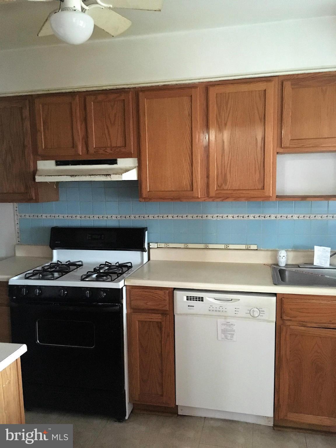 11905 Andrew Street Silver Spring, MD 20902 - Photo 6 of 9 Kitchen